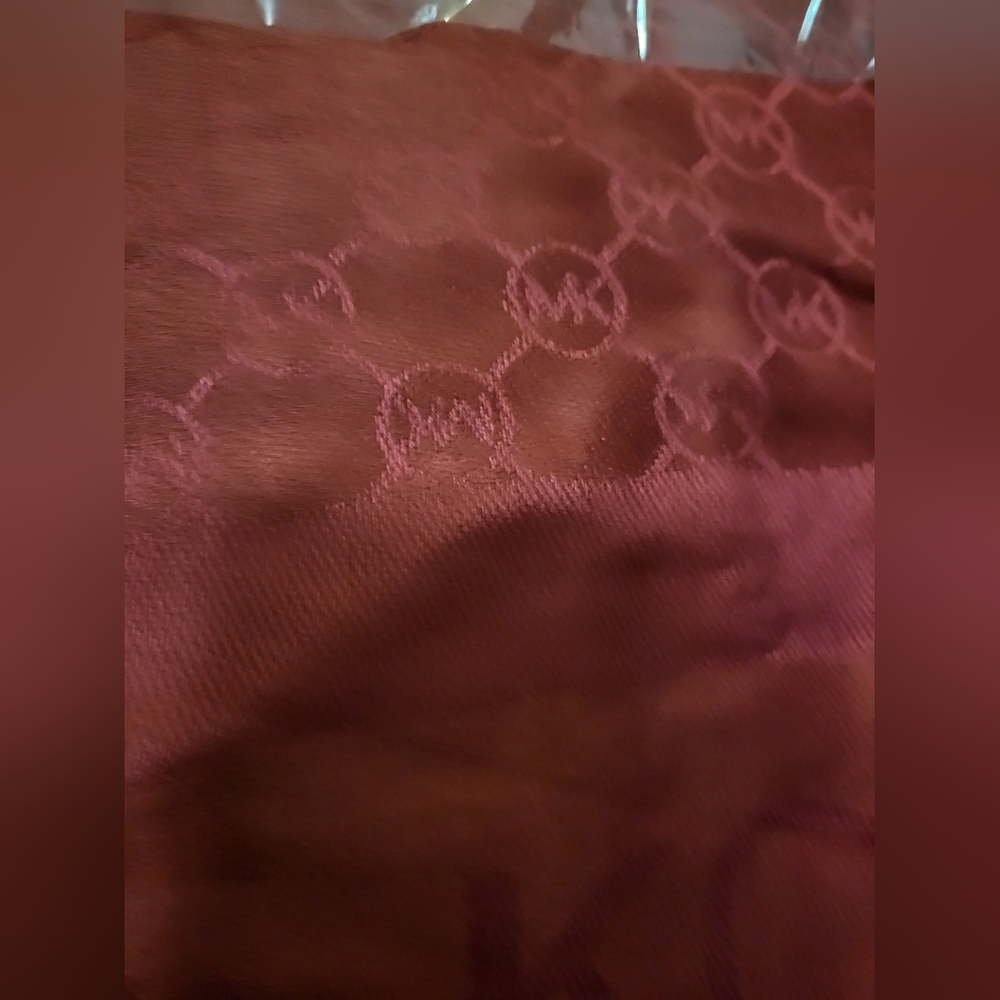 Scarf - Picture 4 of 11